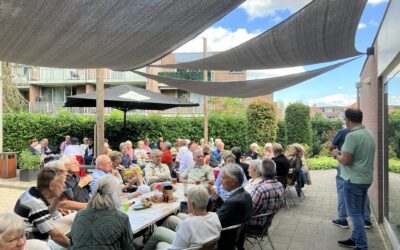 Onze vrijwilligers letterlijk in het zonnetje